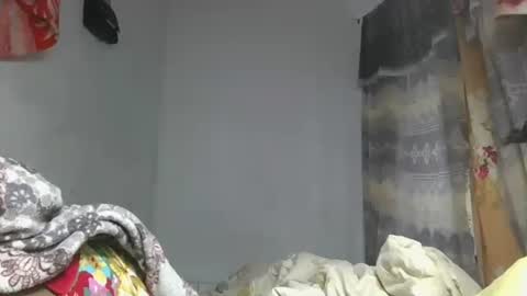 ornellahhh online show from October 2025 06:20:01 PM