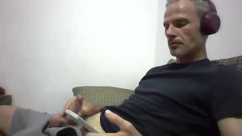 orwel09 online show from November 2025 06:08:01 PM