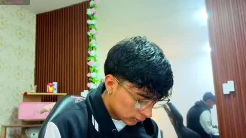 Snapshot of osamu_tay chatting on June 2026 03:18:02 AM osamu_tay online show from June 2026 03:18:02 AM