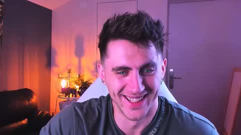 Oscar online show from October 2025 09:23:02 PM