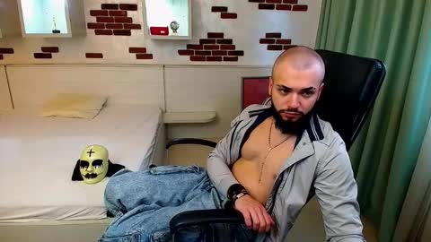 OscarWills online show from May 2026 05:24:01 AM