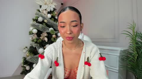 Snapshot of oshun_25 chatting on December 2024 12:41:01 PM Oshun  online show from December 2024 12:41:01 PM