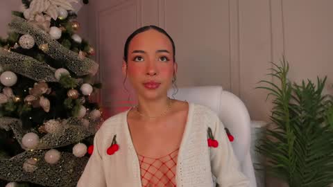 Snapshot of oshun_25 chatting on December 2024 07:41:02 PM Oshun  online show from December 2024 07:41:02 PM
