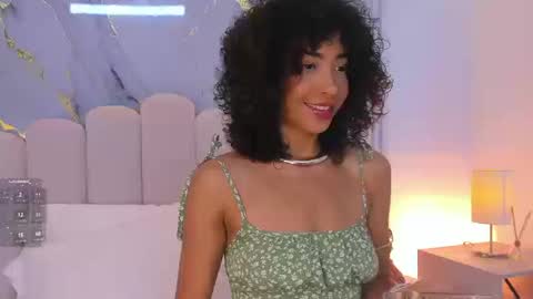 Snapshot of oshun_25 chatting on September 2025 12:38:02 PM Oshun  online show from September 2025 12:38:02 PM