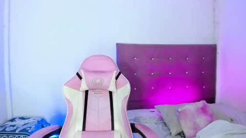 Maria   online show from February 2026 01:43:02 AM