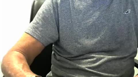 Ossi online show from October 2025 09:00:02 PM