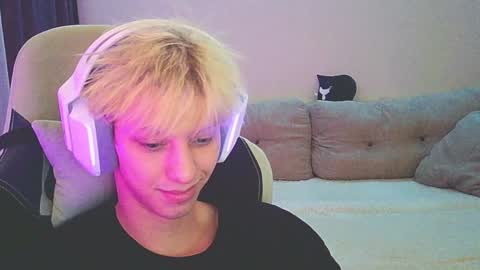 Ostin online show from December 2024 03:05:01 PM