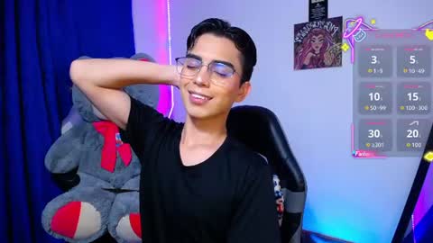 Snapshot of owenblue__ chatting on June 2026 06:27:01 AM Owen Independent model online show from June 2026 06:27:01 AM
