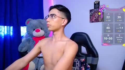 Snapshot of owenblue__ chatting on June 2026 09:30:01 PM Owen Independent model online show from June 2026 09:30:01 PM