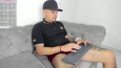 Snapshot of owensttone chatting on September 2025 05:00:01 AM O W E N - S T O N E online show from September 2025 05:00:01 AM