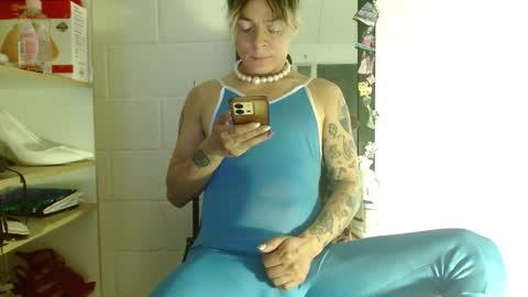 Snapshot of oxxy_jean chatting on December 2024 12:19:01 AM Jeannifer online show from December 2024 12:19:01 AM