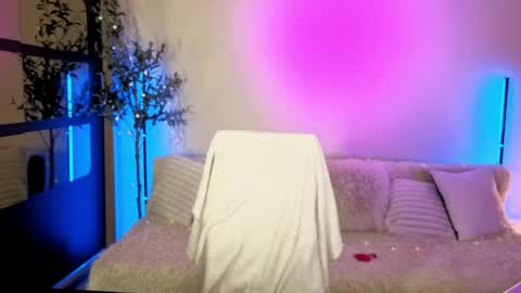 Oxy Foxie online show from March 2026 05:35:01 PM