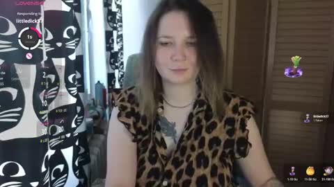 Snapshot of ozalin chatting on June 2026 01:37:02 PM ozalin online show from June 2026 01:37:02 PM
