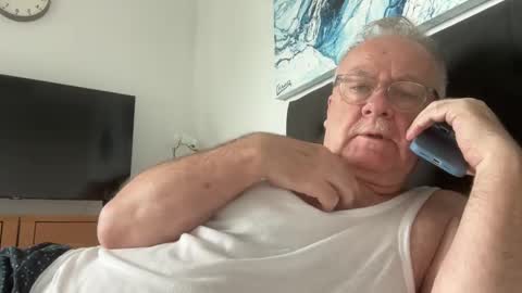 ozhairybearxxxx online show from December 2024 11:40:01 PM