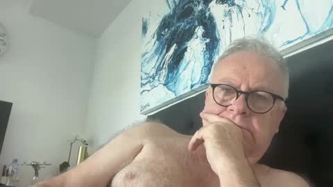 ozhairybearxxxx online show from January 2025 01:13:02 AM