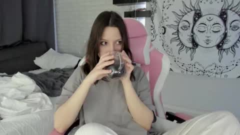 Snapshot of p0rsche911 chatting on March 2025 12:10:02 AM Alice online show from March 2025 12:10:02 AM