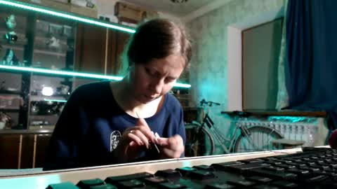 Ella online show from April 2026 06:10:01 PM