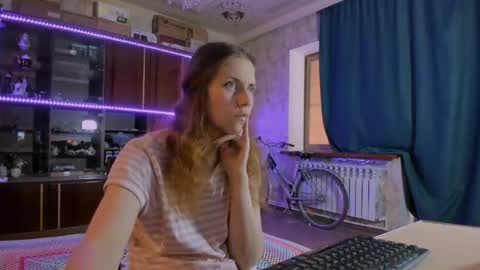 Snapshot of pa1e_pr1ncess chatting on June 2026 07:40:02 AM Ella online show from June 2026 07:40:02 AM