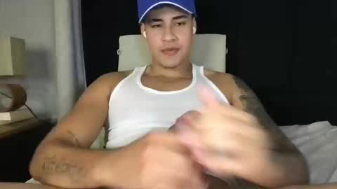 Javi    online show from February 2025 12:33:01 AM