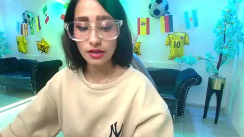 Snapshot of palmer__foxx chatting on June 2026 12:33:01 PM Palmer online show from June 2026 12:33:01 PM