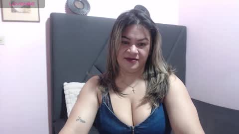 pamela_echeverria online show from November 2025 10:25:02 AM