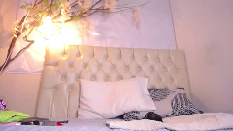 Pamela online show from December 2025 07:52:01 PM