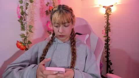 Snapshot of pamelajhonsom chatting on June 2026 05:54:02 AM pamelajhonsom online show from June 2026 05:54:02 AM