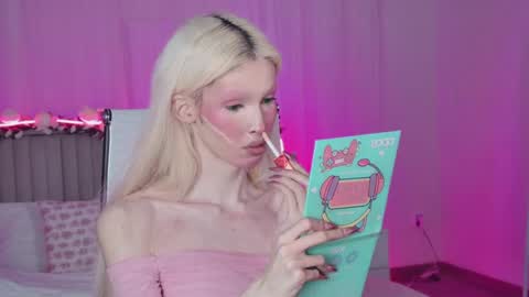 Snapshot of pamelamydreamys chatting on June 2026 10:00:01 PM Pamelamy online show from June 2026 10:00:01 PM