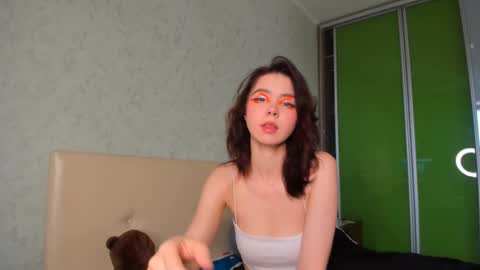 Sally online show from September 2025 02:05:01 AM