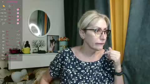 Snapshot of pamellamurphy chatting on June 2026 11:53:02 PM pamellamurphy online show from June 2026 11:53:02 PM