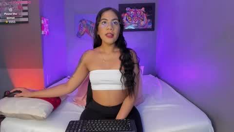Snapshot of pammelaross chatting on September 2025 05:28:01 PM Pammela online show from September 2025 05:28:01 PM