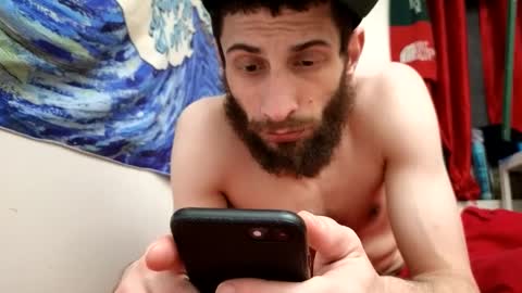 Snapshot of pantslesstraveler_plt chatting on December 2024 04:02:02 AM PantsLessTraveler online show from December 2024 04:02:02 AM