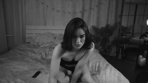 Kristina Kriss online show from September 2025 04:17:01 PM