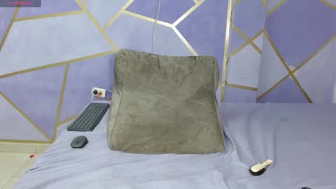 Paola Stone online show from September 2025 12:32:01 AM