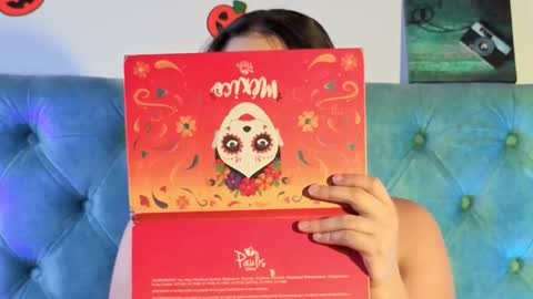 Paola Lyon online show from December 2025 07:09:01 PM