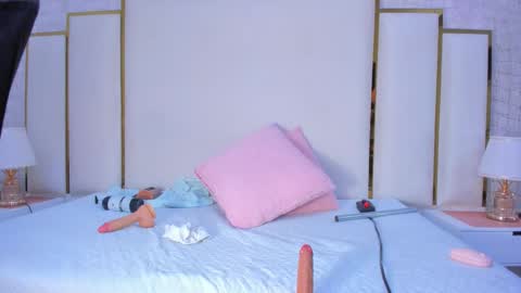 Paola  online show from December 2025 11:30:02 AM