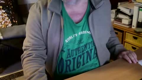 papa309348689 online show from January 2025 11:32:02 AM