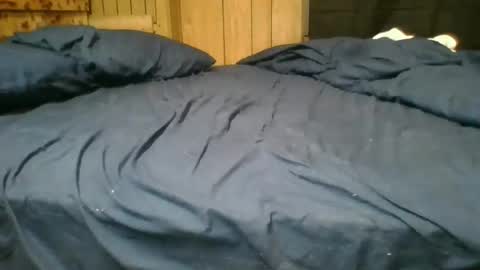 papajb70 online show from February 2026 02:45:01 AM