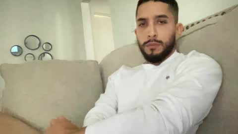 papicubano_guapo23cm online show from January 2025 02:33:02 PM