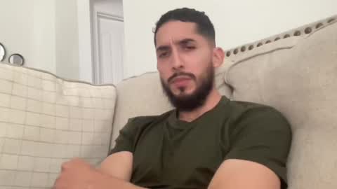 papicubano_guapo23cm online show from February 2026 07:25:02 PM