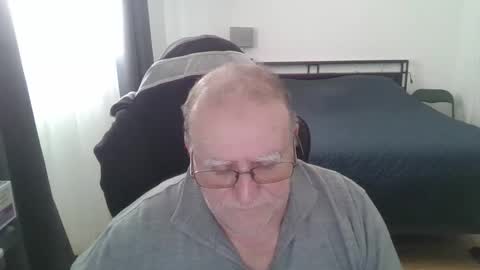 Snapshot of papilly chatting on March 2026 05:37:02 PM papilly online show from March 2026 05:37:02 PM