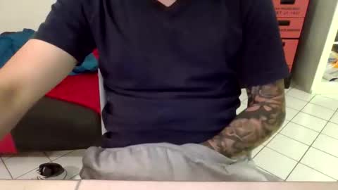 Snapshot of papychuo chatting on November 2025 08:41:02 PM papychuo online show from November 2025 08:41:02 PM