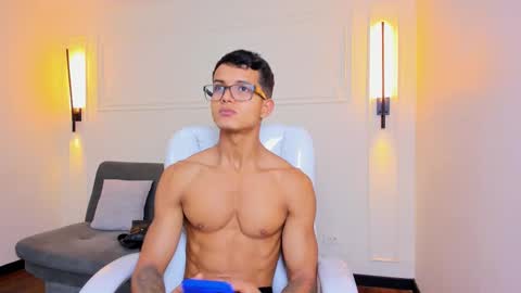 Ryan And Casper online show from November 2025 05:01:01 PM