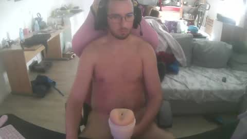 Snapshot of paradoxe91 chatting on June 2026 11:45:02 AM paradoxe91 online show from June 2026 11:45:02 AM