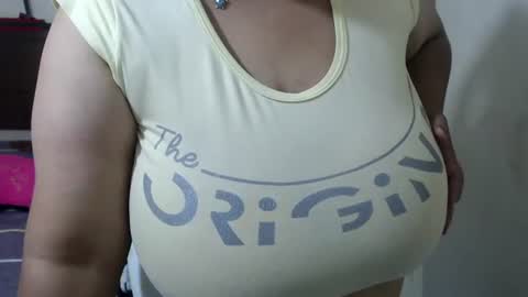 Snapshot of pareja_explosivasexx chatting on July 2026 10:56:01 PM Luna online show from July 2026 10:56:01 PM
