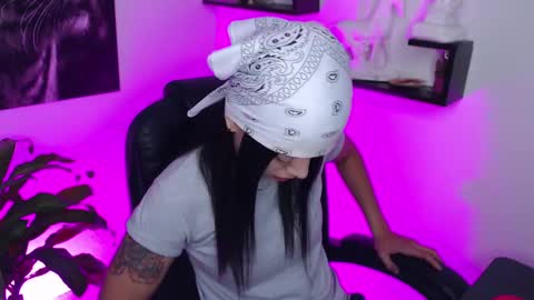 Paris D angelo online show from March 2025 10:27:02 PM