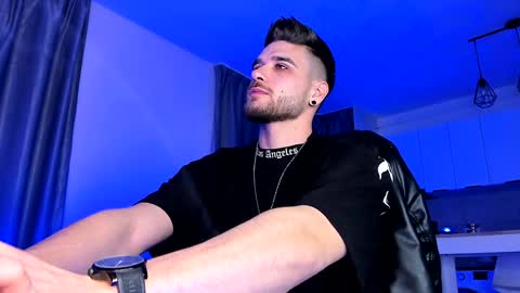 Paris online show from January 2025 06:43:02 PM