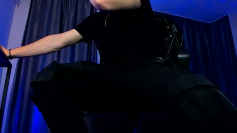 Paris online show from November 2025 06:19:01 PM