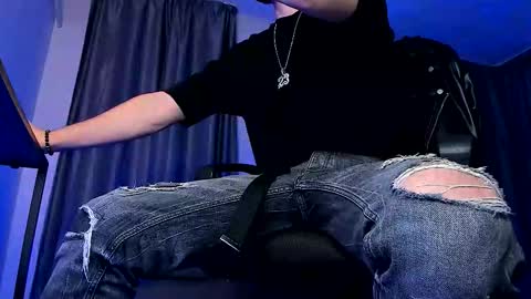 Paris online show from December 2025 02:39:02 AM