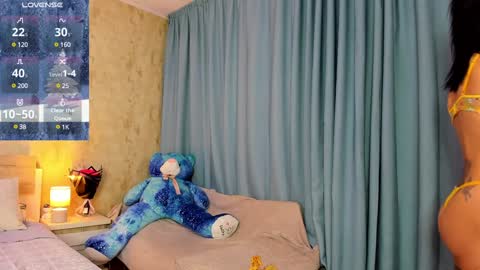 Paris online show from January 2025 05:05:02 AM